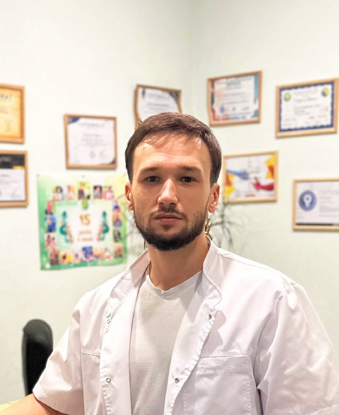 Профілактичний огляд вертебролога Центру ГРЕФІ Запоріжжя Ровного Євгена Анатолійовича